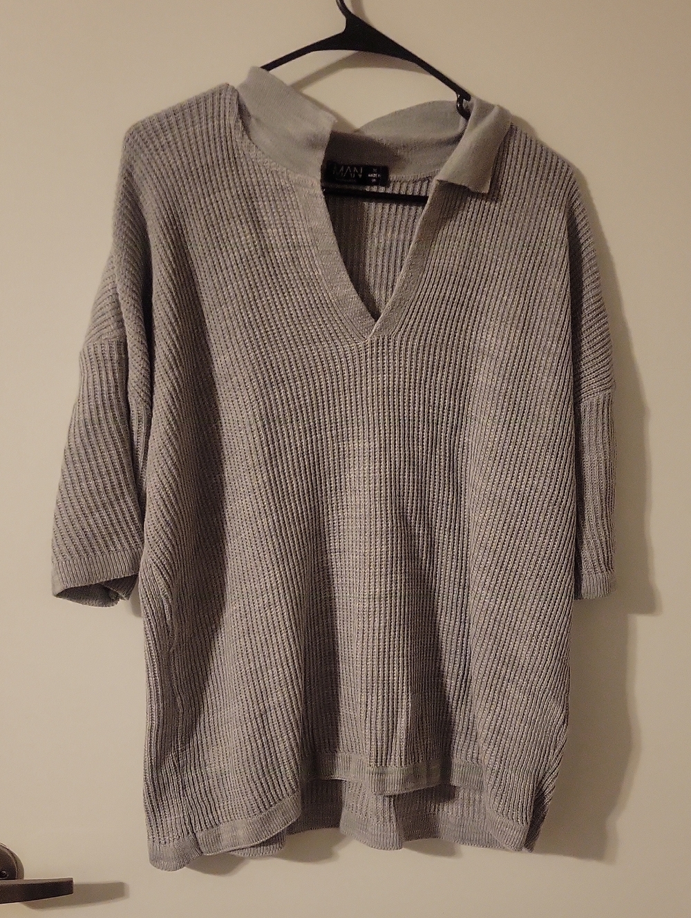 Boohoo Mens Light Gray V-Neck Ribbed Polo-Collar Sweater Tee